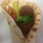 Mezzeona-falafel-sandwich